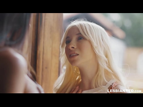 ❤️ लड़की कुछ महीने बाद घर आती है और अपनी सौतेली माँ की चूत खा जाती है ️ घर का अश्लील  हम पर ️❤